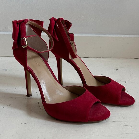 Red suede pump with bow detail - Picture 1 of 3